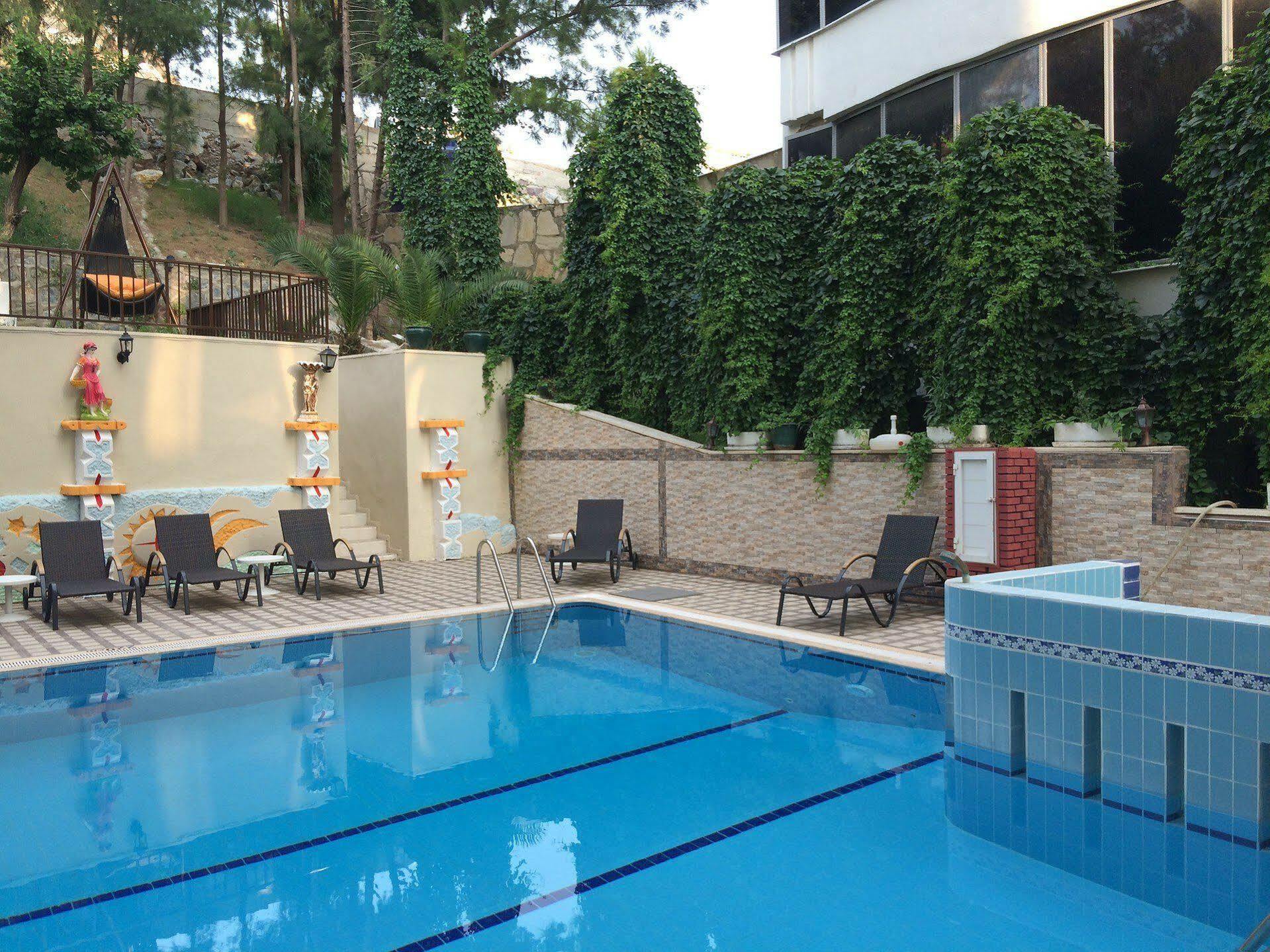 Saturn Hotel Kusadası Exterior foto
